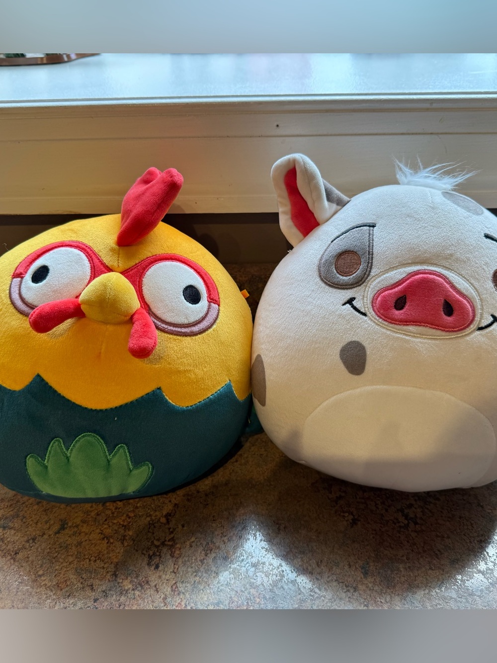 Hei hei and pua